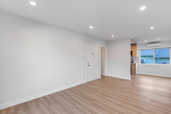 Foto del edificio - 4321 Saugus Ave