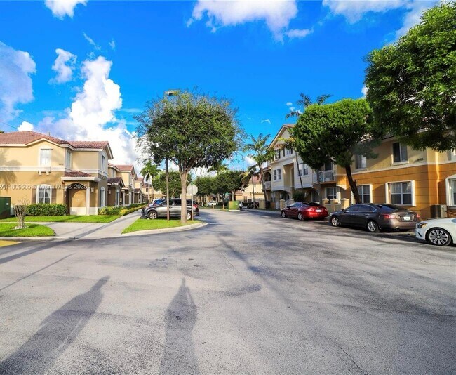 Foto del edificio - 9020 W Flagler St