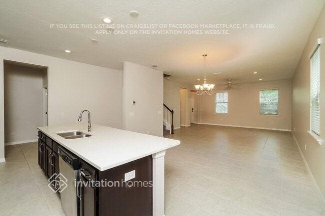 Building Photo - 14810 Caravan Ave