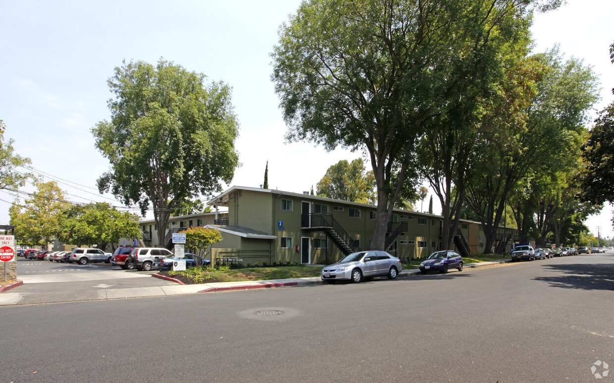 Primary Photo - Maryce Freelen Apartments