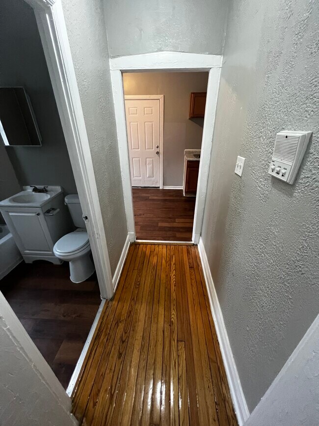 Building Photo - 7750 S Kingston Ave