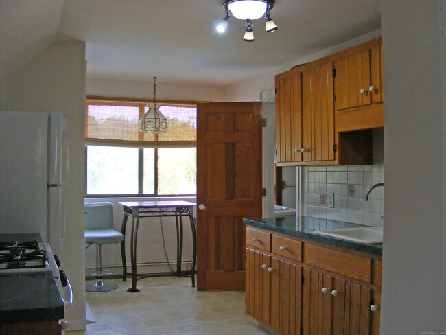 Foto del edificio - 524 Villa Ave