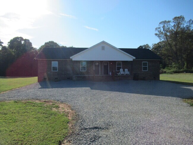 Building Photo - Great Rental in Western Lincoln County!