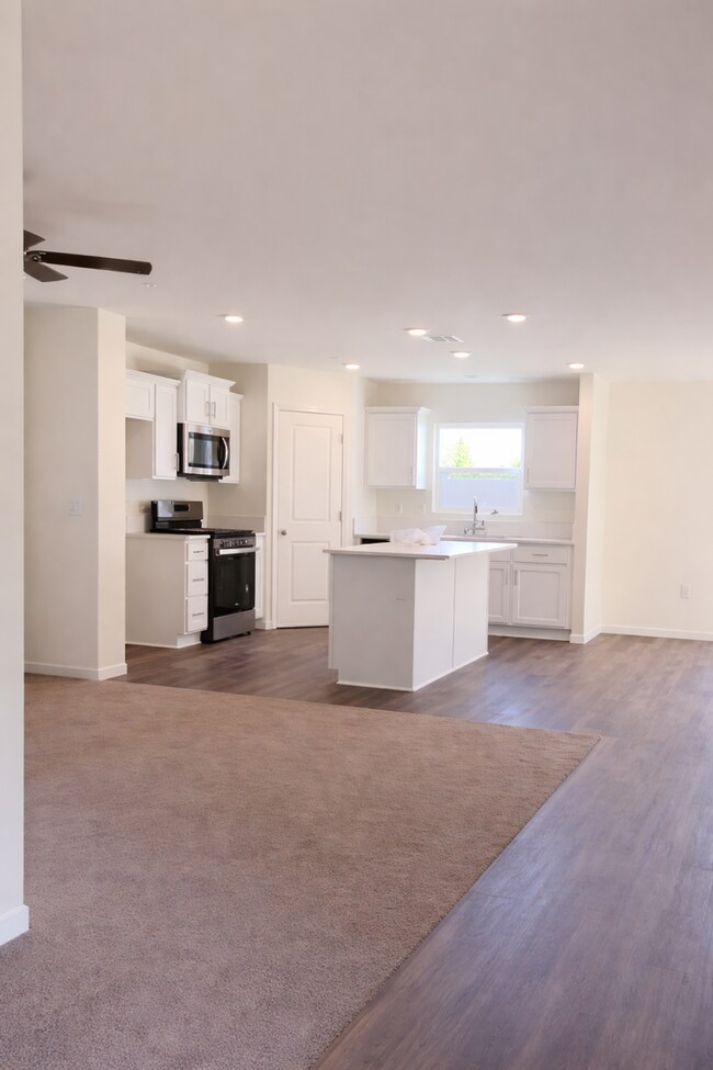 Building Photo - 1646 Concord Ave