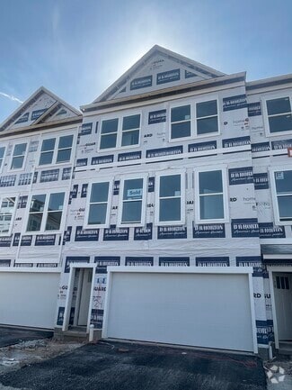 Building Photo - 9720 Hopkins St