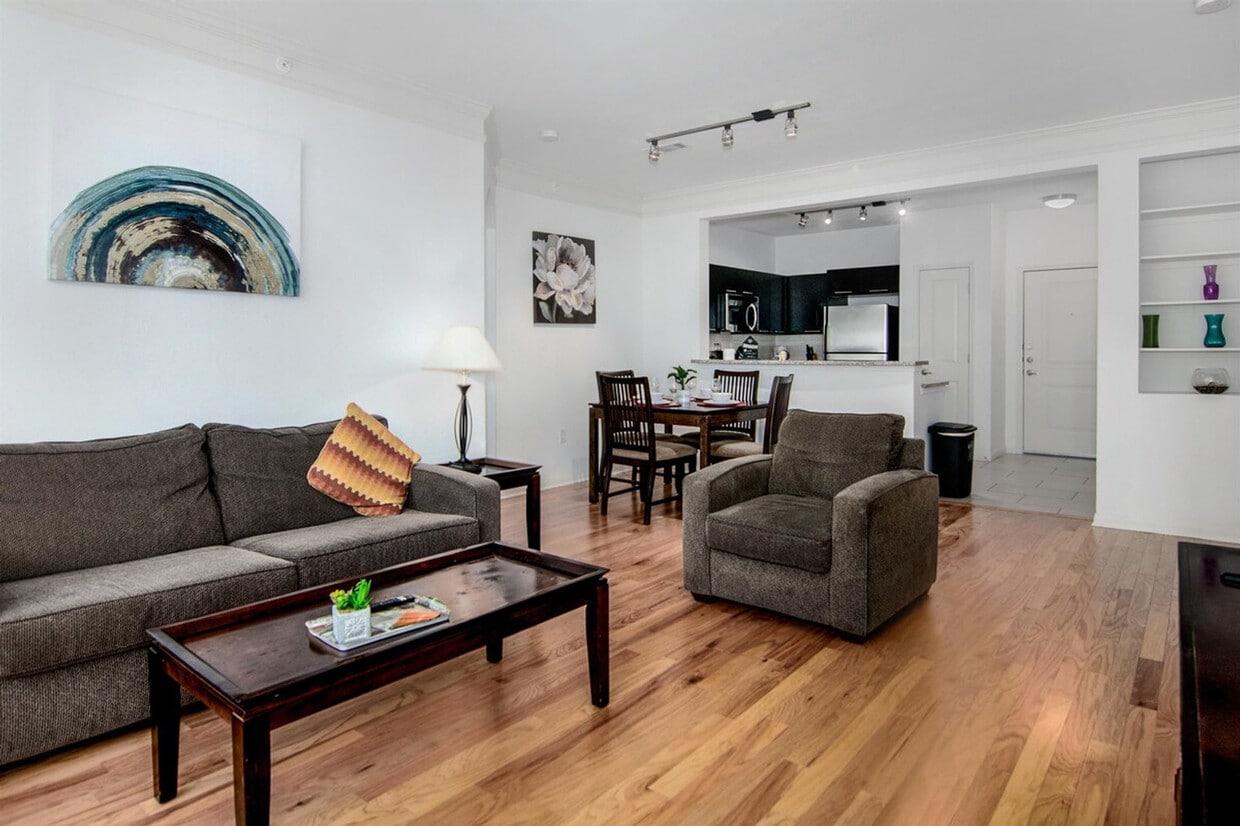 Foto principal - 2801 N Braeswood Blvd