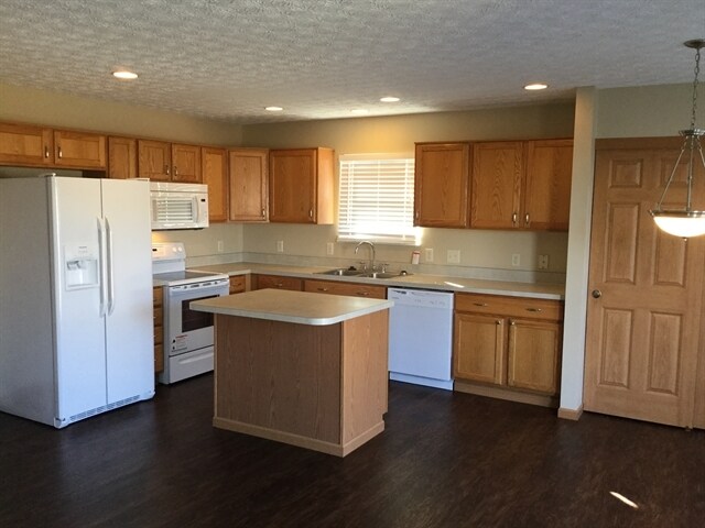 Foto del edificio - 212 Purple Finch Loop