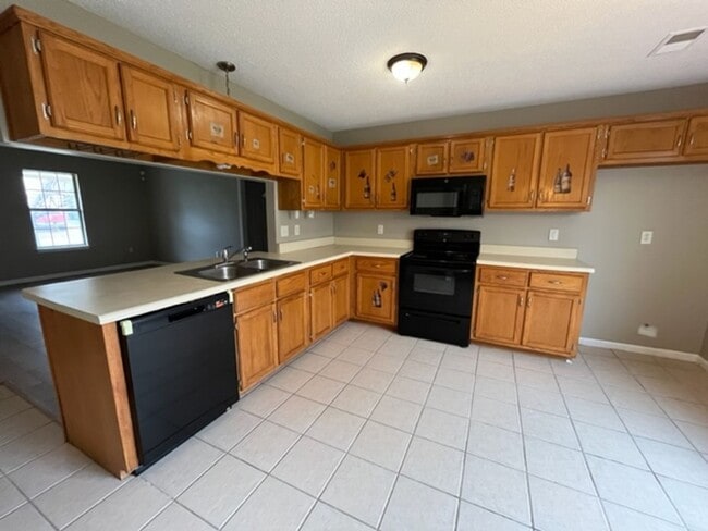 Building Photo - Renovated 3 Bedroom 2 Bath Home for Rent!!