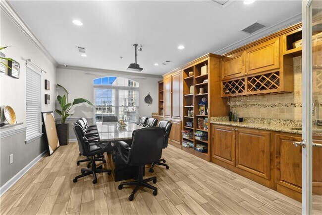 Building Photo - 1074 Peachtree Walk NE