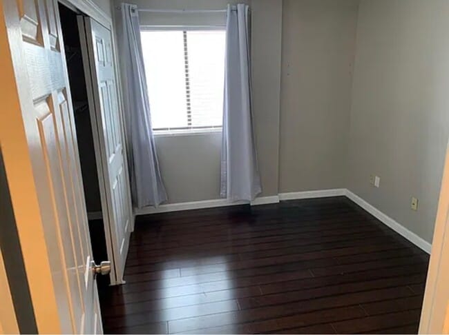 2nd bedroom with closet - 500 Washington St