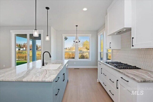 Foto del edificio - Brand New Spacious 4-Bedroom Home with 3-Car Garage, Granite Kitchen & Prime Middleton Location
