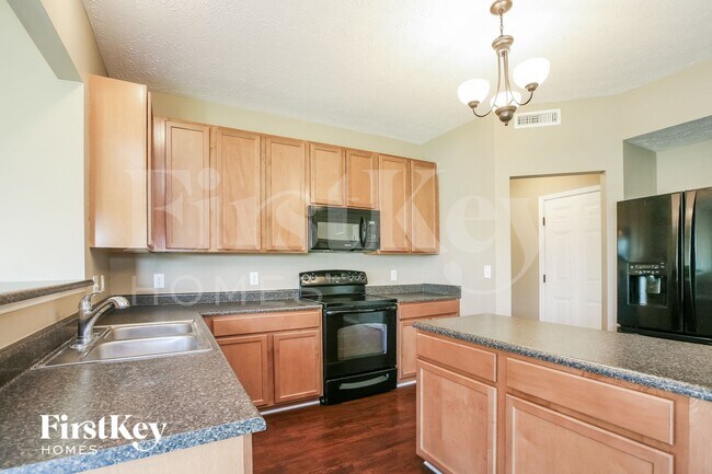 Foto del edificio - 10262 McClain Dr