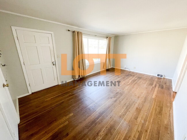 Foto del edificio - 126 Forestdale Dr