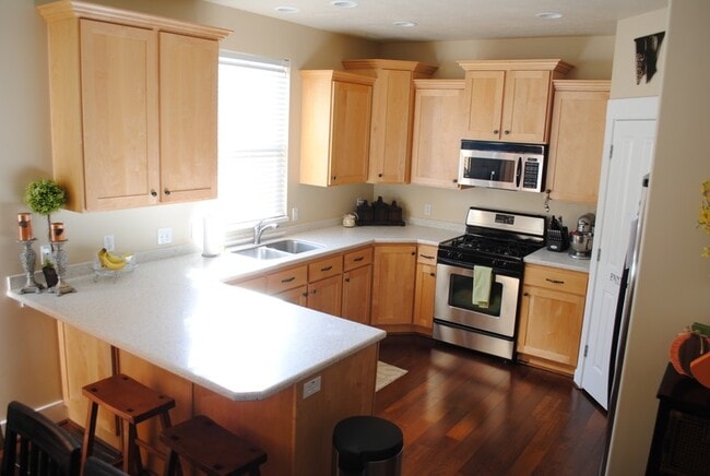 Building Photo - 9735 Bluffside Dr