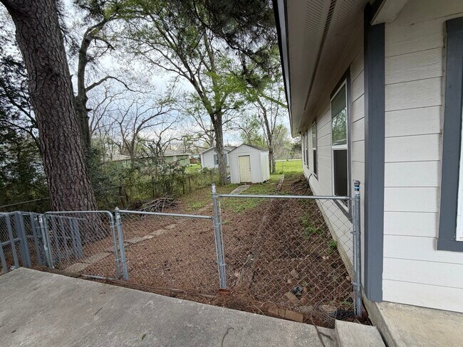 Foto del edificio - 710 Avenue J Pl