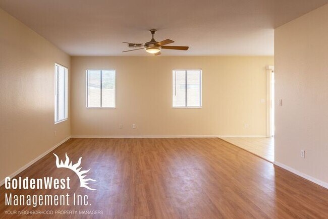 Foto del edificio - Charming 3Bdm 2Ba Home with Covered Patio in Surprise AZ!