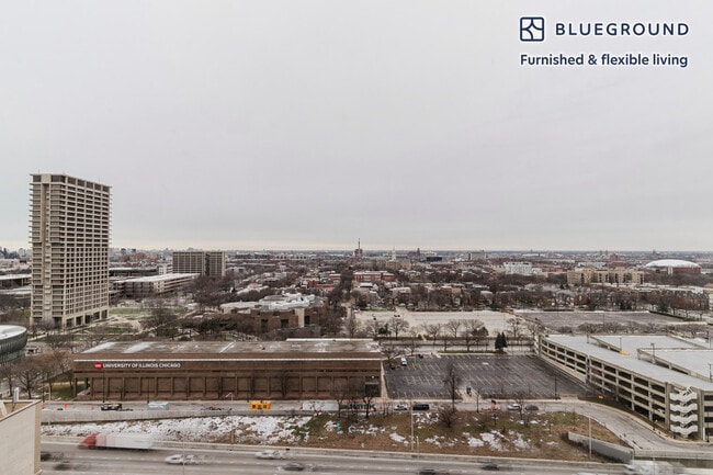 Building Photo - 1035 W Van Buren St