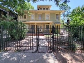 Building Photo - 815 Sul Ross St