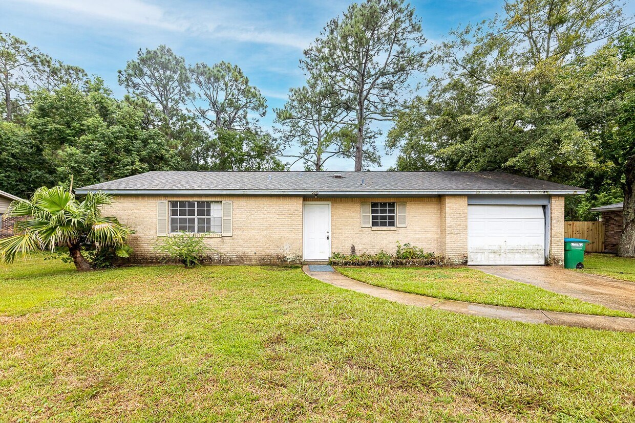 Primary Photo - 3 Bedroom home in Gautier