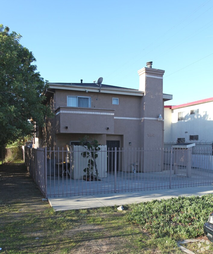 Building Photo - Highland Meadows 43, 44
