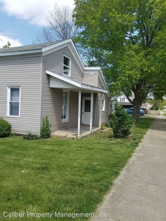 Building Photo - 916 Lee St