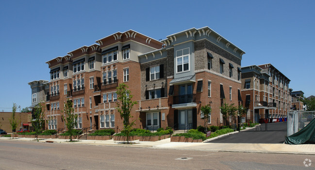 Building Photo - State Place at South End