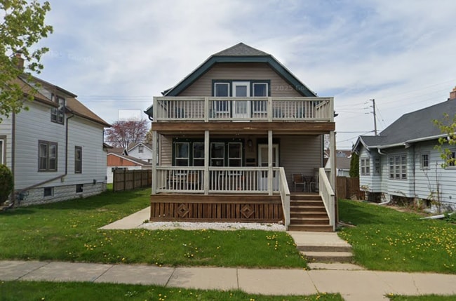 Building Photo - 1335 S 56th St