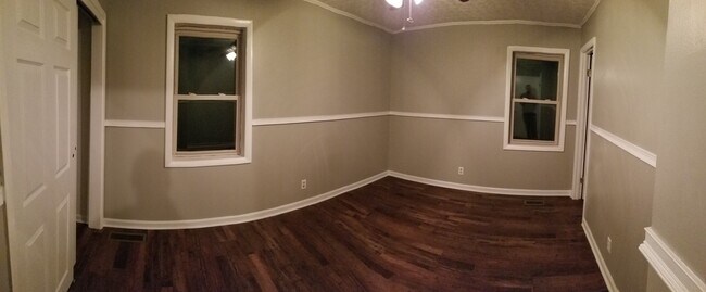 Master bedroom - 107 Steve Dr