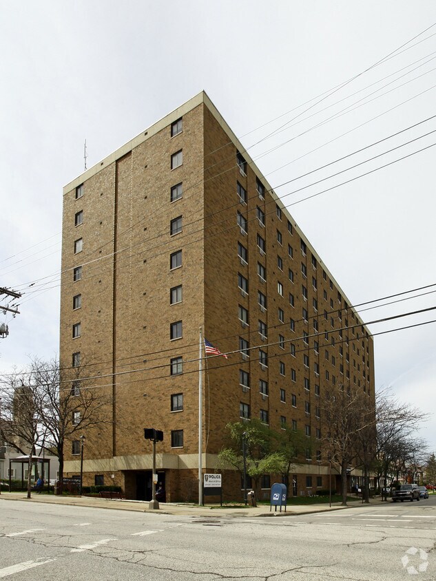Primary Photo - Fedor Manor Apartments