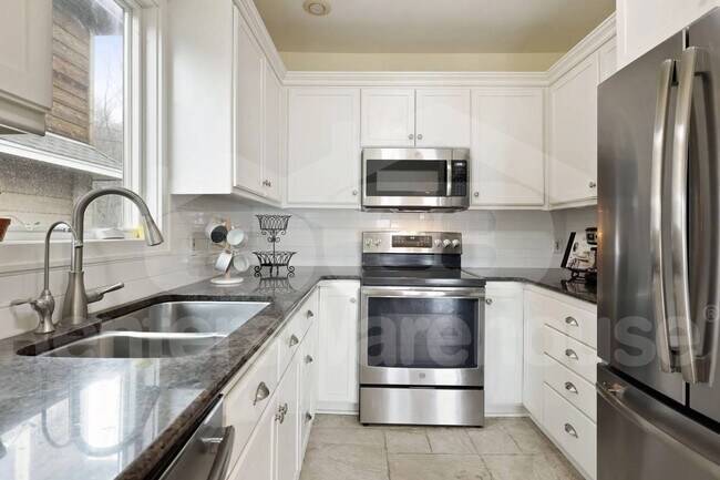 Foto del edificio - 605 Park Ln