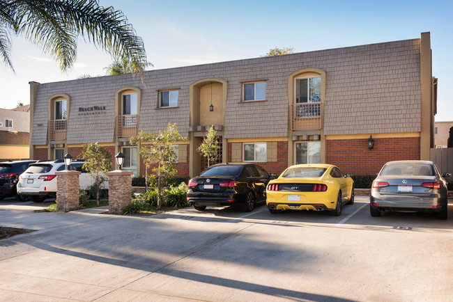 5025 Niagara Ave, San Diego-Front of Commnity - Elan Beachwalk