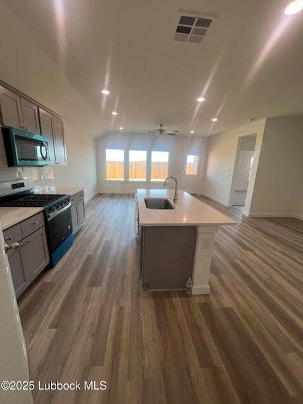 Foto del edificio - 617 E 14th St