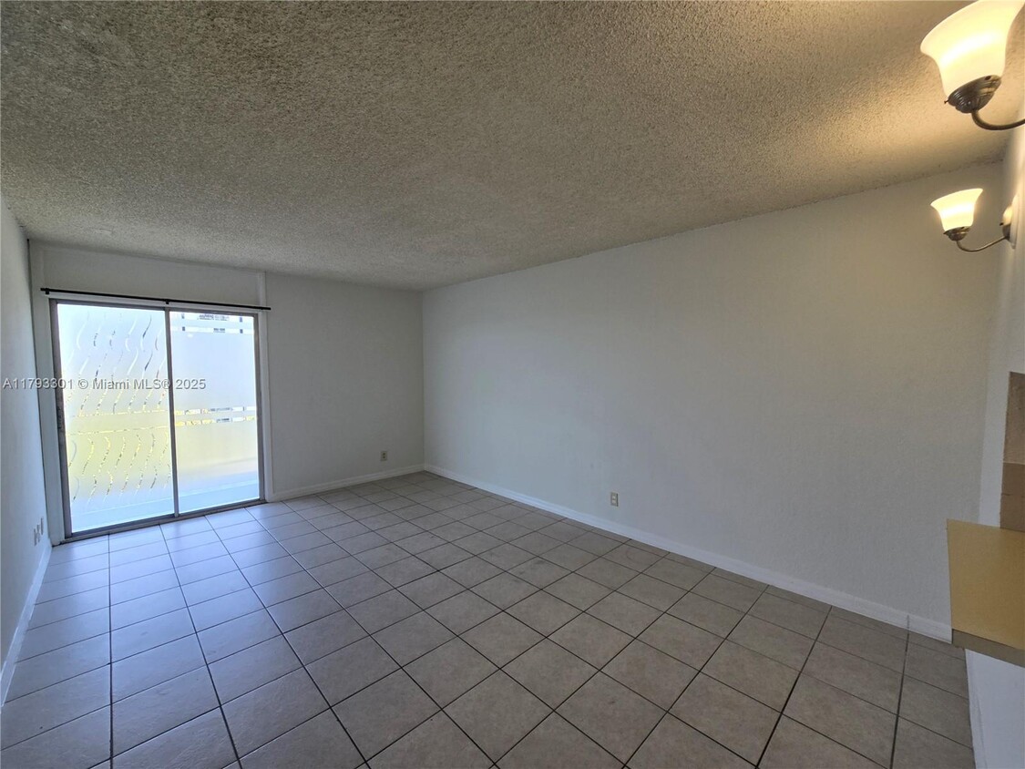 Foto principal - 4550 NW 9th St
