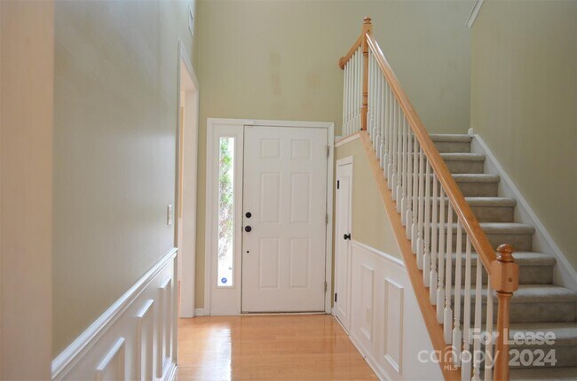 Building Photo - 15544 Carrington Ridge Dr