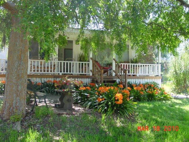 Foto del edificio - 1357 S Magnolia Ave