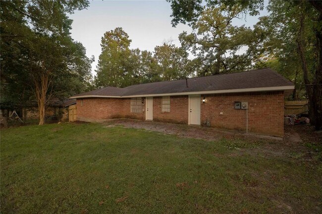 Foto del edificio - 3318 Kentwood Dr