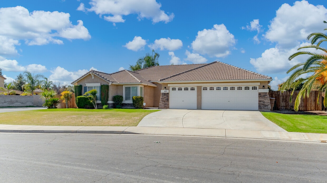 5805 Lone Point Way, Bakersfield, CA 93311 House Rental in