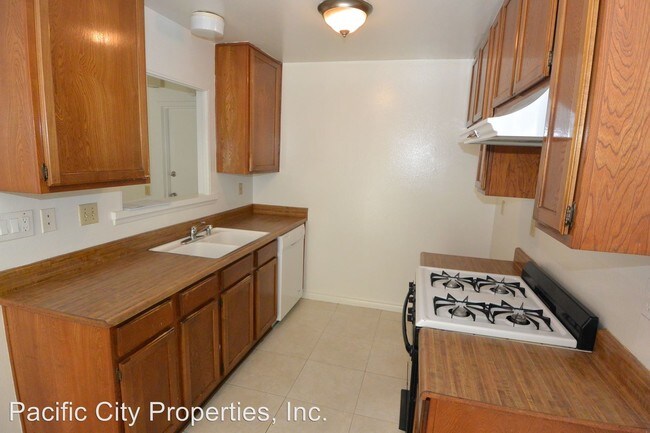 Building Photo - 18861 Smokewood Cir