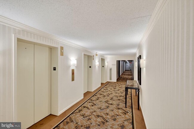 Foto del edificio - 5500 Friendship Blvd