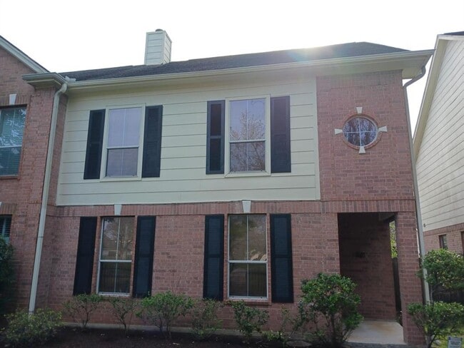 Building Photo - 607 Travis St