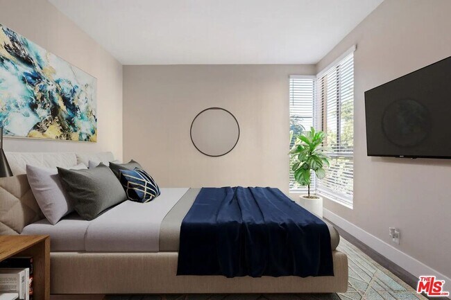 Foto del edificio - 627 N Rossmore Ave