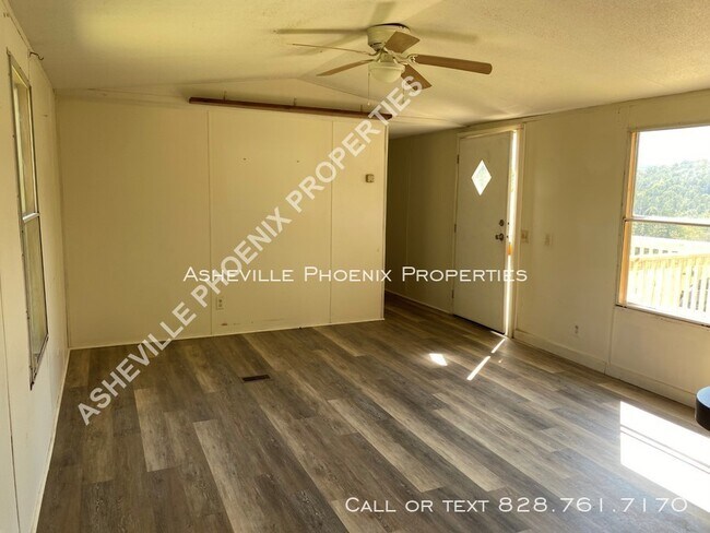 Foto del edificio - 39 Albert Warren Rd.