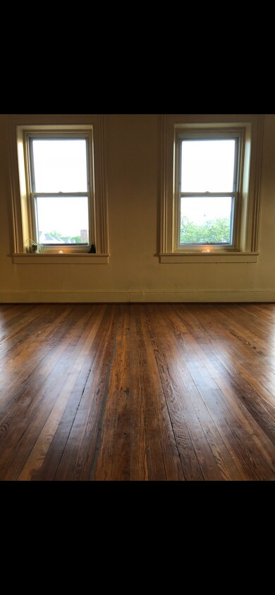 main room - 256 W Patrick St