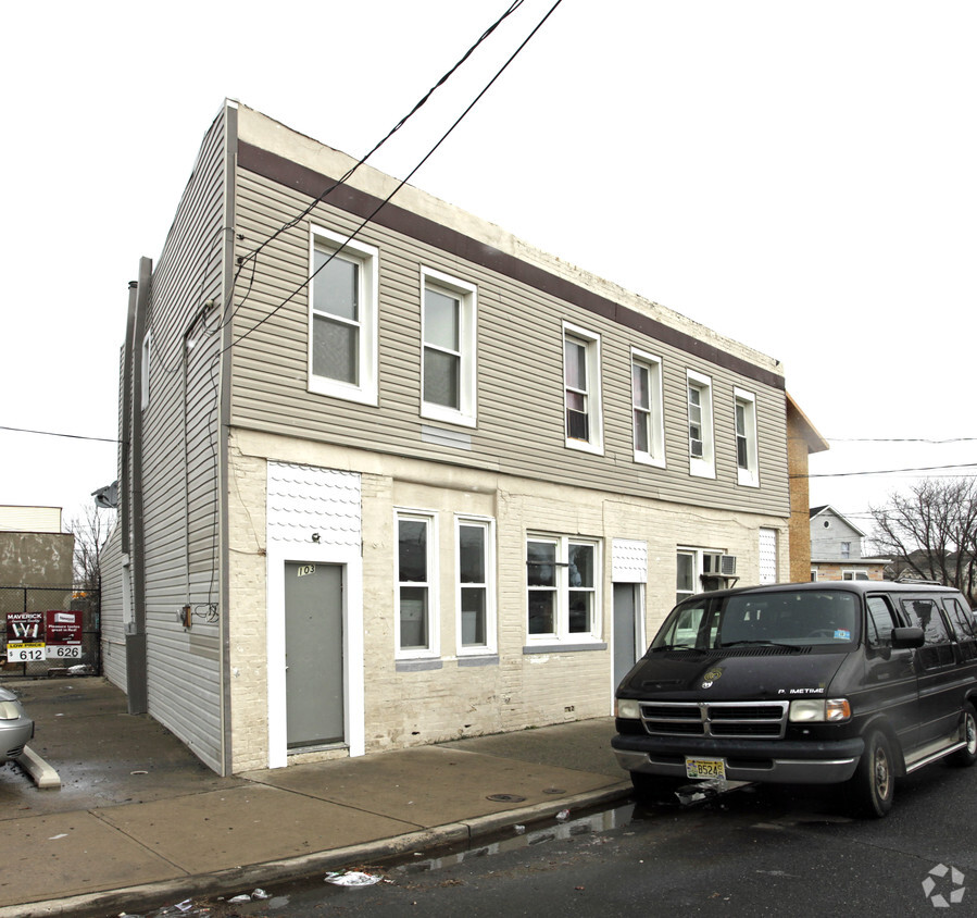 Building Photo - 101-103 Broadway