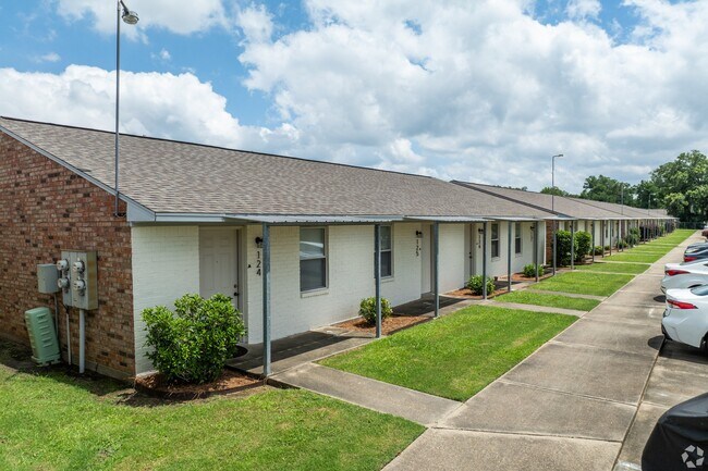 Foto del edificio - 510 Finks Hideaway Rd