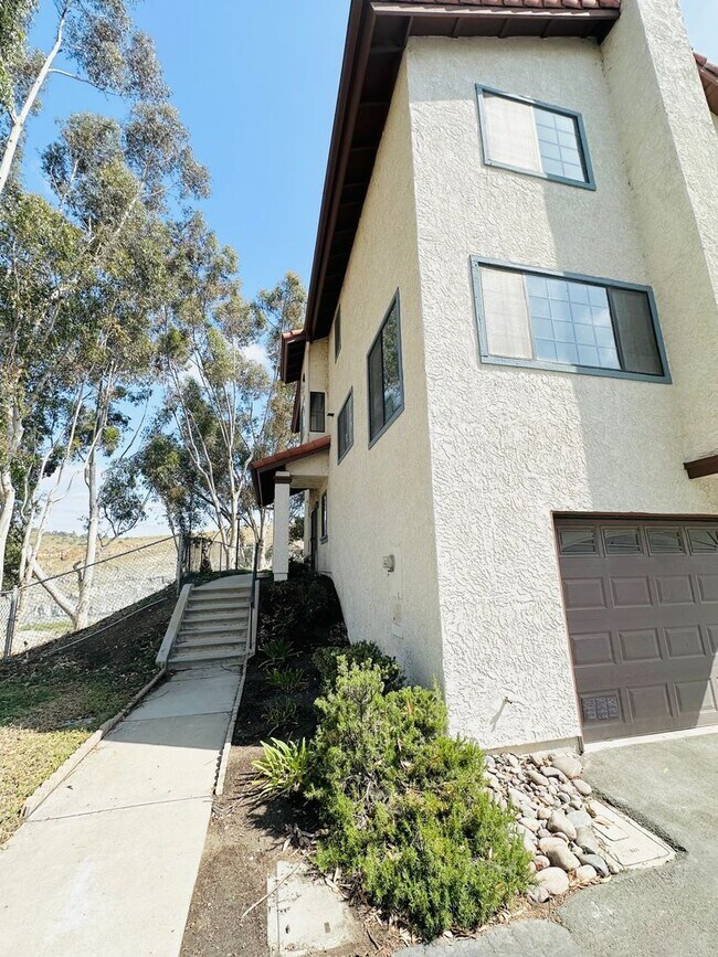 Building Photo - Stunningly remodeled tri-level 3-bedroom 2...