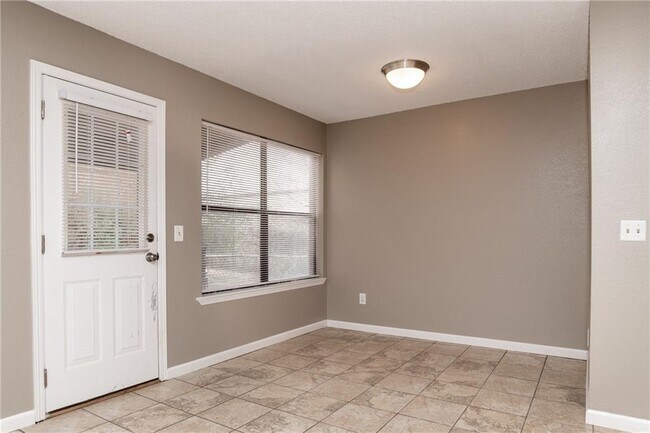 Building Photo - 1525 N Bernice Dr