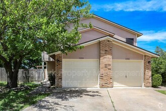 Building Photo - 1208 Westway Cir