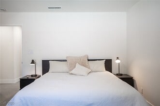 Building Photo - 6146 Peppermill Dr