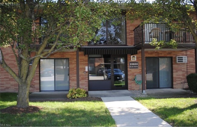 Building Photo - 23833 David Dr